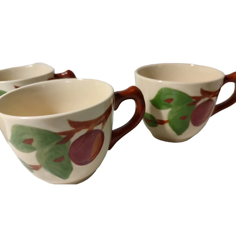 Vintage Franciscan Apple‎ Pattern Coffee Mug Teacups Ceramic 2.75 in Set of Four